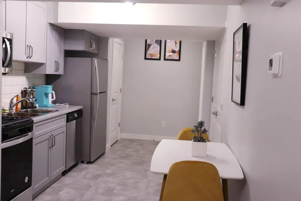 Holiday home Deluxe 2 Bedroom Suite With*Netflix/Cable/Prime Edmonton